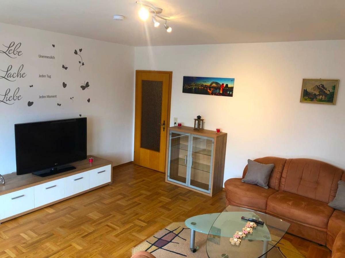 Ferienwohnungen / Ferienhaus Adelsried Екстериор снимка