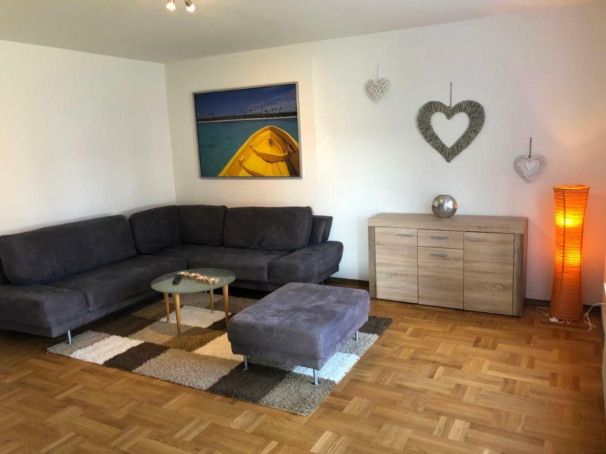 Ferienwohnungen / Ferienhaus Adelsried Екстериор снимка